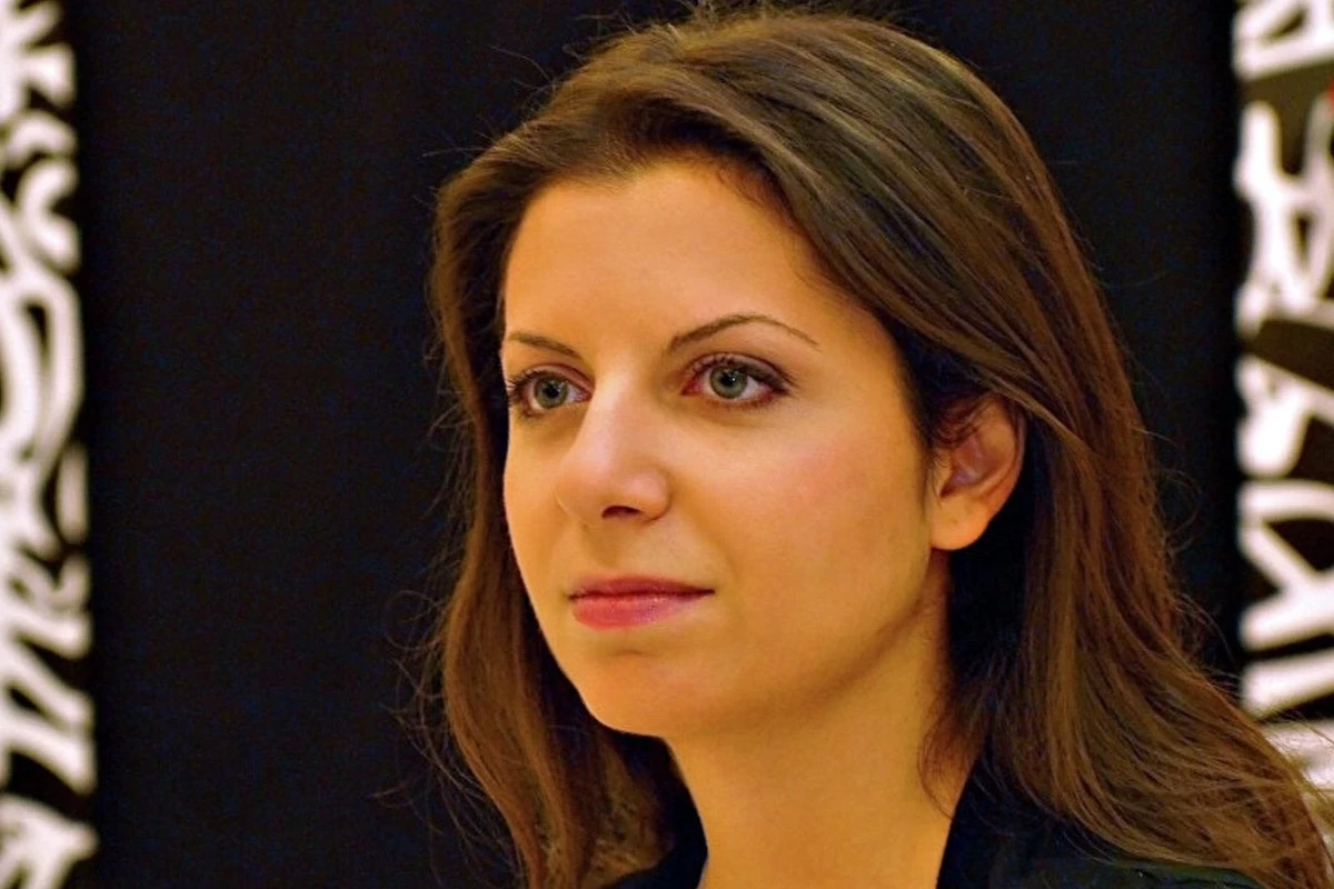 Η Μαργαρίτα Σιμονιάν, αρχισυντάκτρια των Sputnik – RT απαντά στο CNN για τη σχέση της με τον Ασάνζ